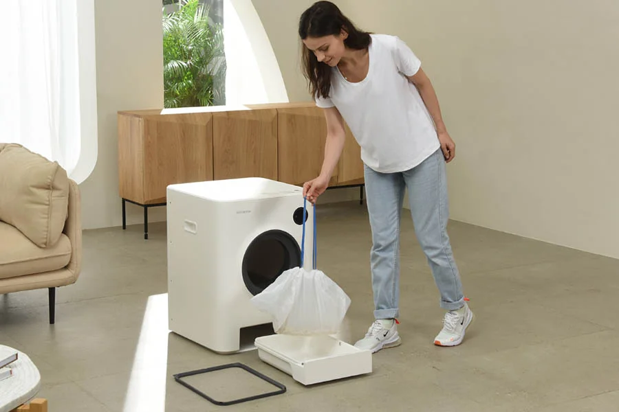 self cleaning litter box for large cats